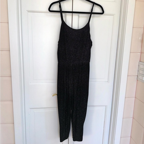 Alice + Olivia Zahara Glitter Cropped Jumpsuit - Picture 10 of 15